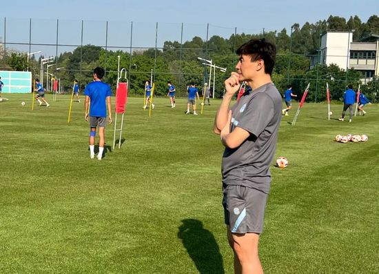 护士footjob手交榨精