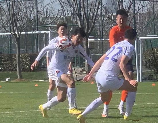 老师的胸好软